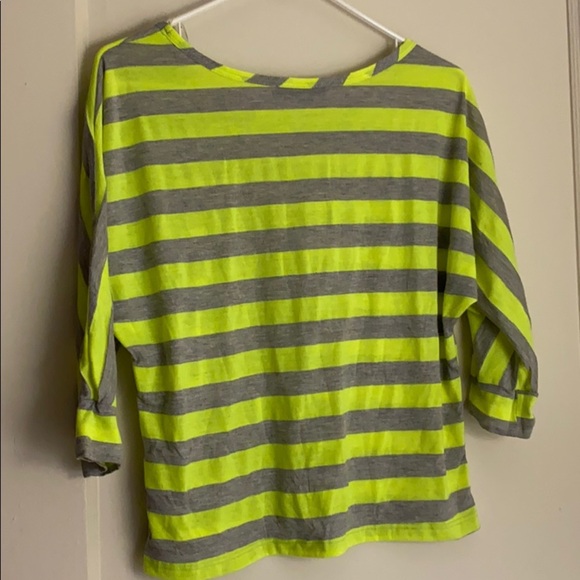 2 for $15 Forever 21 half sleeve crewneck shirt - Picture 4 of 4